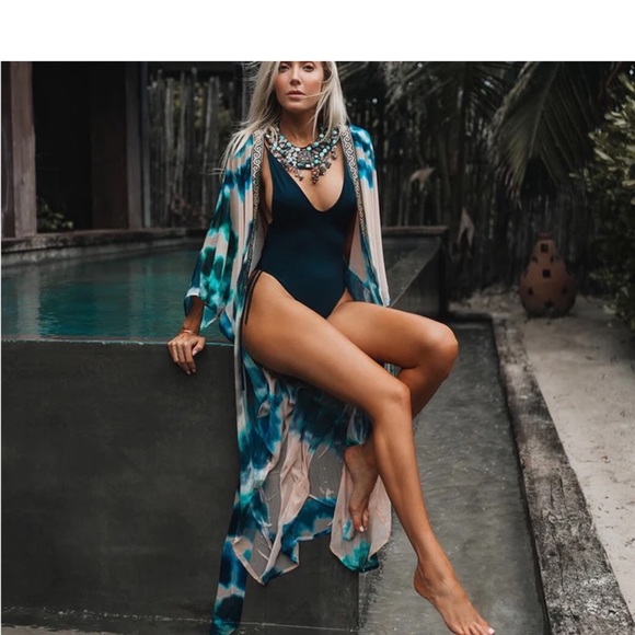 Pretty multi colored cover up by SUKI SO! - Picture 6 of 6